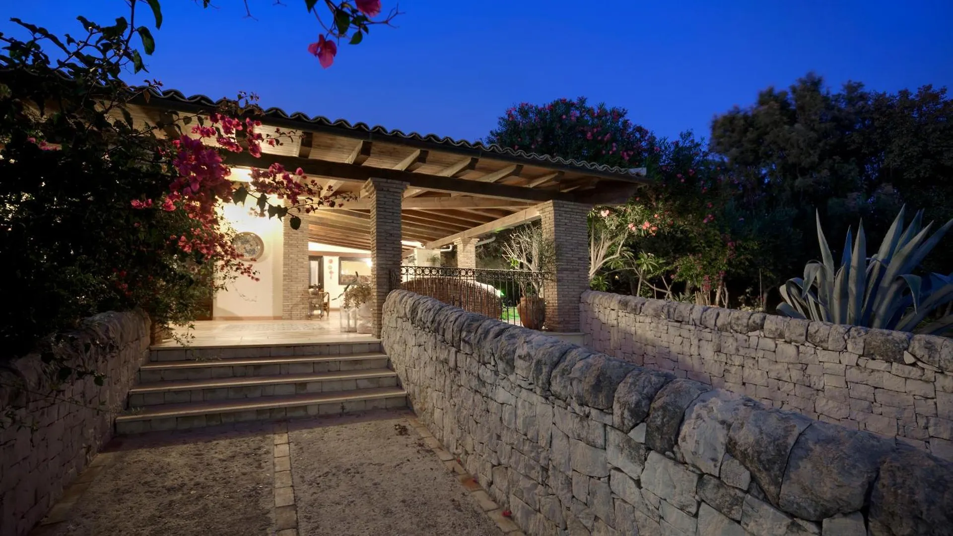 Villa Vigata Punta Secca 0*,